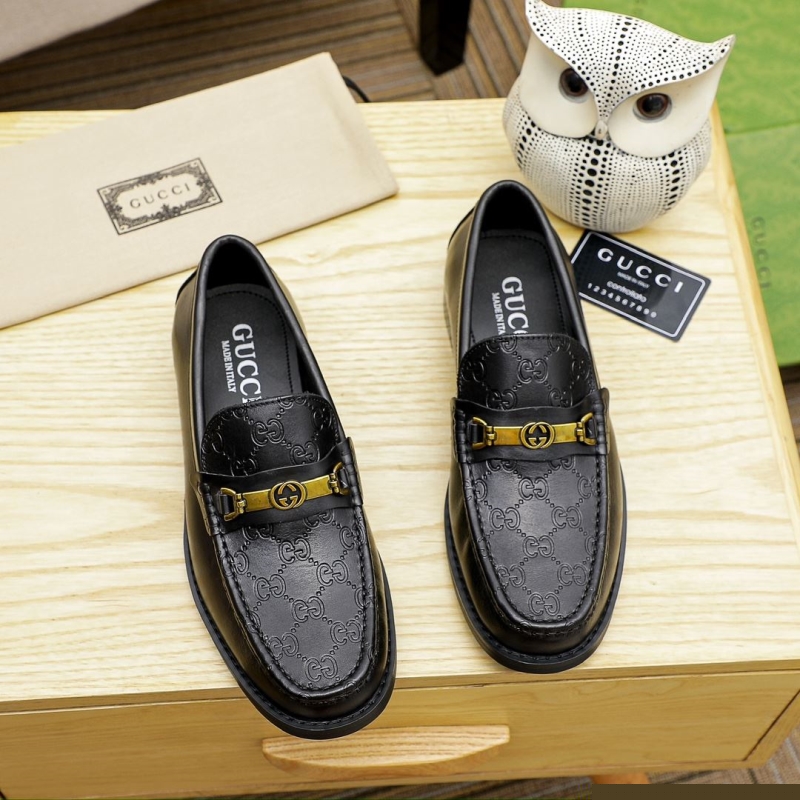 G*u*i leather shoes